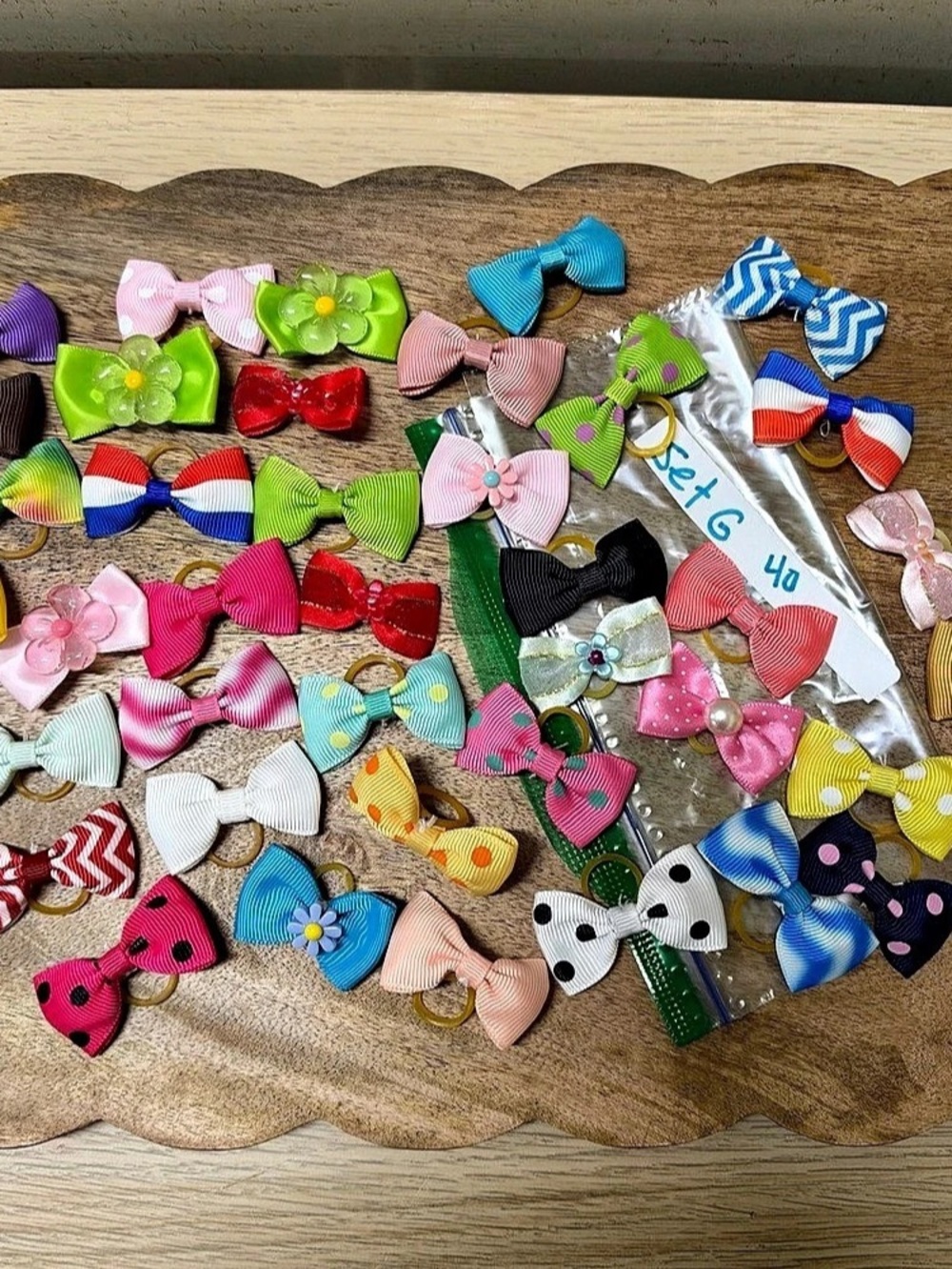 Dog' Multicolor Hair Bow Assortment 40 total Set G